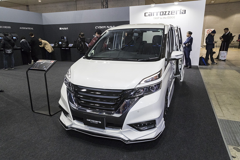 日産「セレナ」のデモカー
