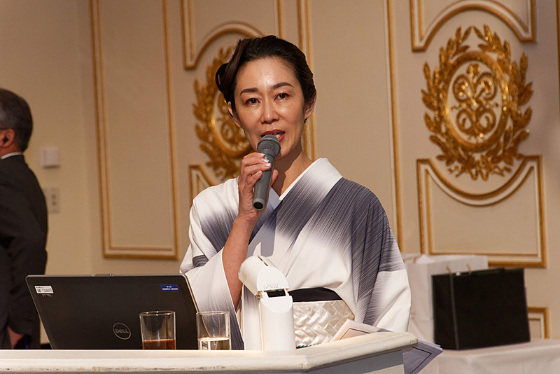 2018年シリーズのスケジュールやレギュレーションなどについて説明したスーパー耐久機構 事務局長 桑山晴美氏