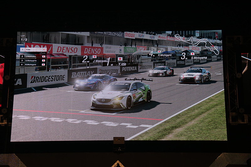 「グランツーリスモSPORT」での模擬レースも披露された