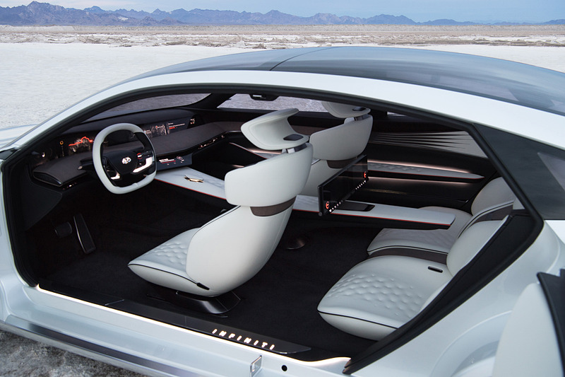 コンパクトな4気筒の「VCターボ」はデザインの自由度を高め、広々としたキャビンを実現するという