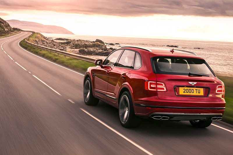 ベンテイガ V8の走行イメージ