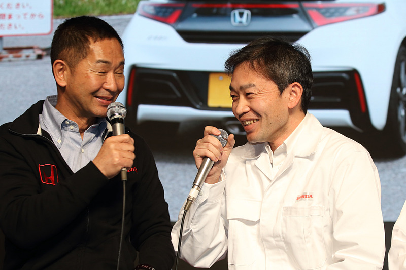 土屋氏と開発スタッフの関係は良好。試乗をした土屋氏から強い物言いをされることもあるとのことだが、いいものを作りたいという気持ちが開発陣にもあるので、言われたことに真剣に取り組むという