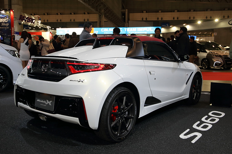 オートサロンの会場でお披露目になったS660 Modulo X Concept。このクルマは来場者の投票によるカスタムカーグランプリの「Kカー・コンパクトカー部門」で優秀賞を受賞した