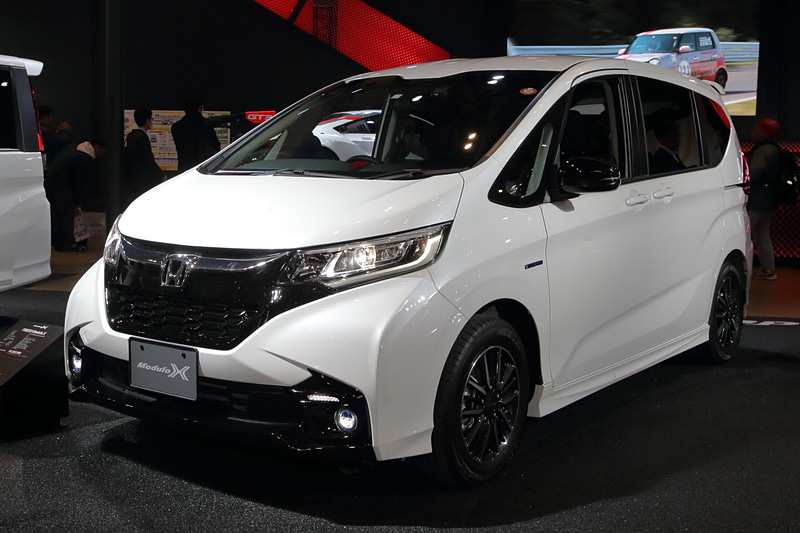 今回の主役は2017年12月に発売されたばかりの「フリード Modulo X」