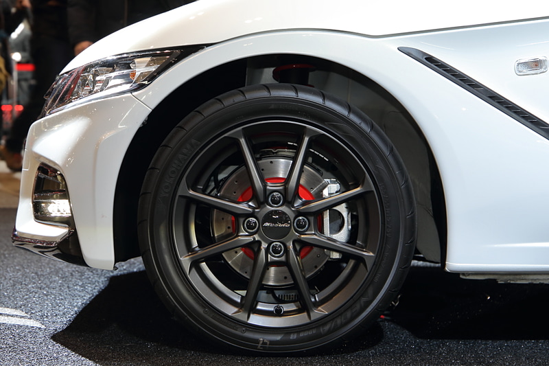 こちらはS660 Modulo X Conceptに装着されていたホンダアクセス製「Modulo MR-R01」。このホイールの開発ノウハウがフリード Modulo X用のホイールにも使われている