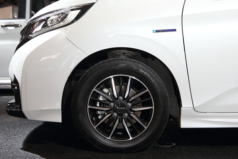 こちらがフリード Modulo Xの専用ホイール。サスペンションに加えてホイールでも走りにこだわっているとのこと