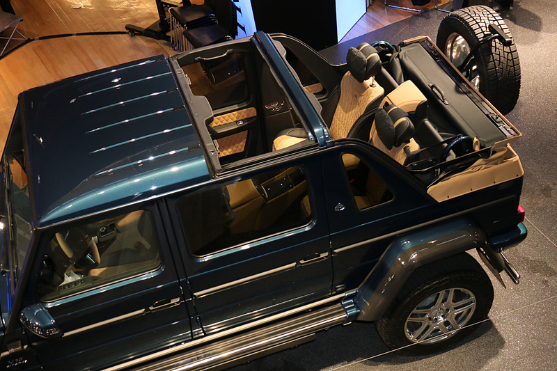 リアシートはセパレートタイプ