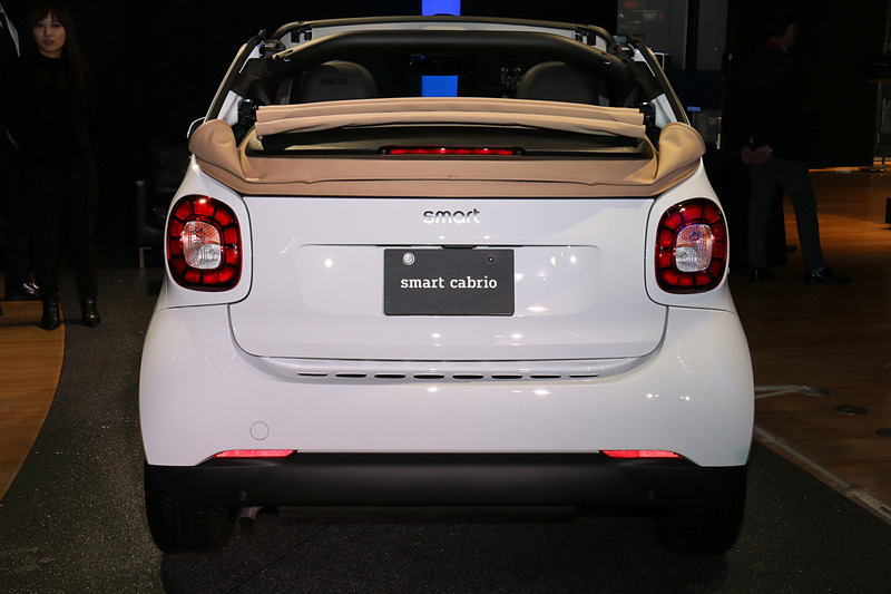 スマート フォーツー カブリオ