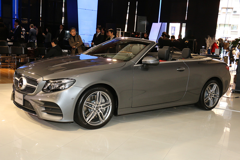 年頭記者懇談会の場で新型Eクラス カブリオレをお披露目