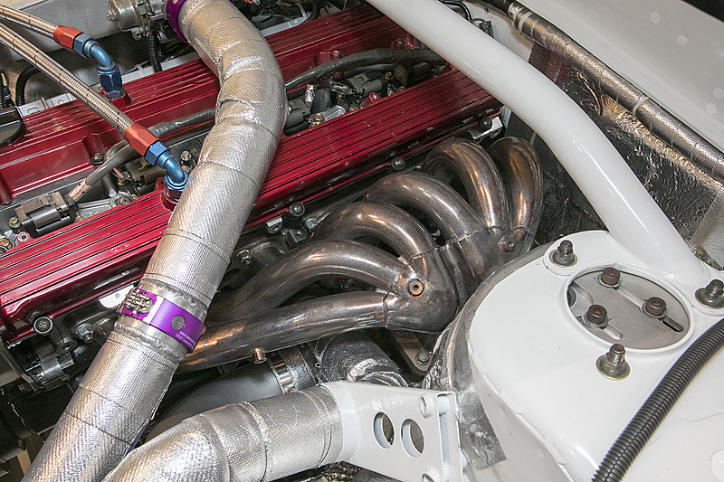 タービンやエキゾーストマニホールド、サージタンクなどはGTS-RのRB20DET-R用