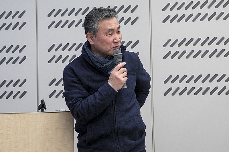 今回をもって定年退職を迎えたコアメンバーへの記念品贈呈も行なわれた。R35GT-Rのエンブレムなどのデザインを手がけた本間健氏へは、2007年に再生したSKYLINE 2000GT-R 72年東京モーターショー出品車の搭載エンジンに使われていた鍛造ピストンとチタンコンロッドというとても貴重な品が贈られた