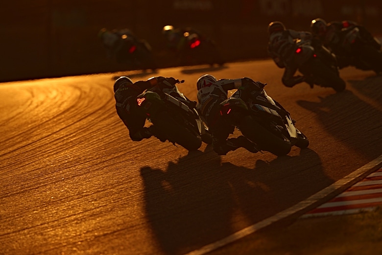 夕暮れの走行シーン（参考画像）