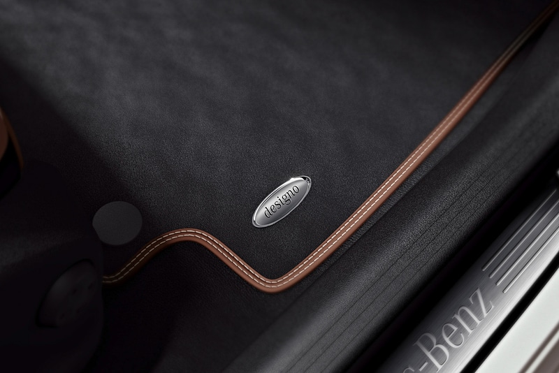 「designoフロアマット」を特別装備する