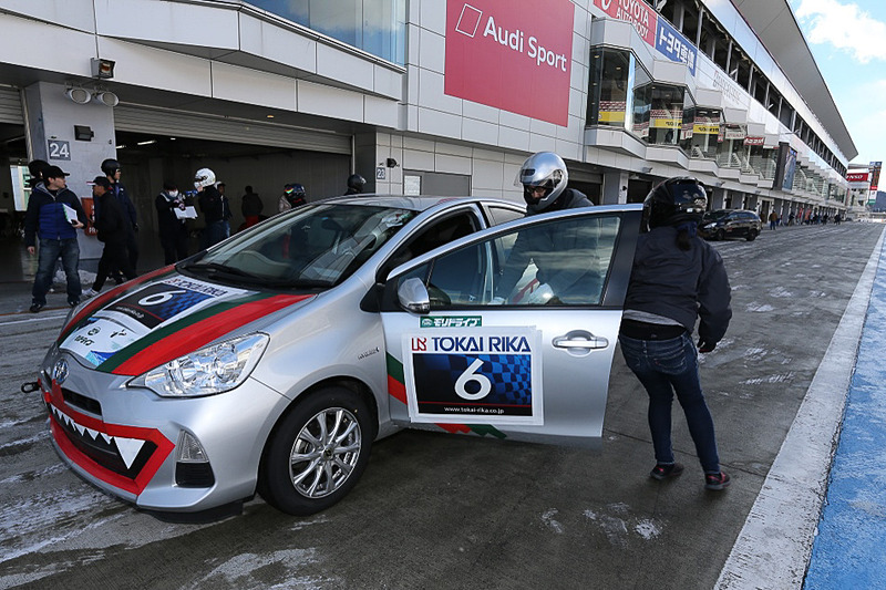 ドライバー＆パッセンジャー交代といったチームワーク、ピットインのタイミングやペース配分といったレース戦略も勝敗を分けるポイント