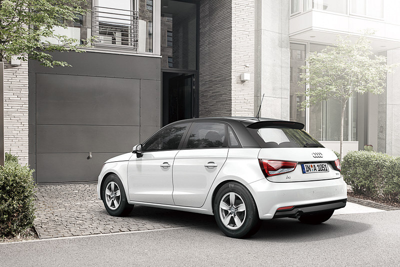 白と黒を基調にしたデザインはピアノの鍵盤がモチーフ