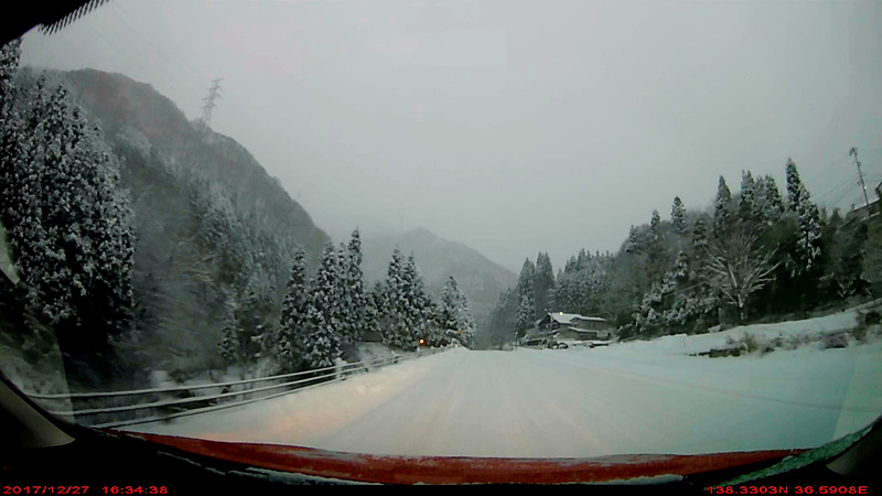 須坂から菅平高原を経由して上田に抜ける山道のドラレコ映像の静止画キャプチャ
