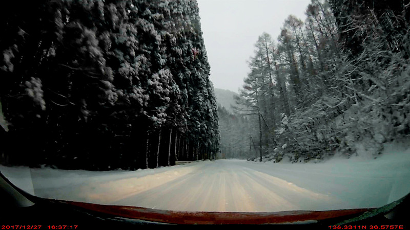 須坂から菅平高原を経由して上田に抜ける山道のドラレコ映像の静止画キャプチャ