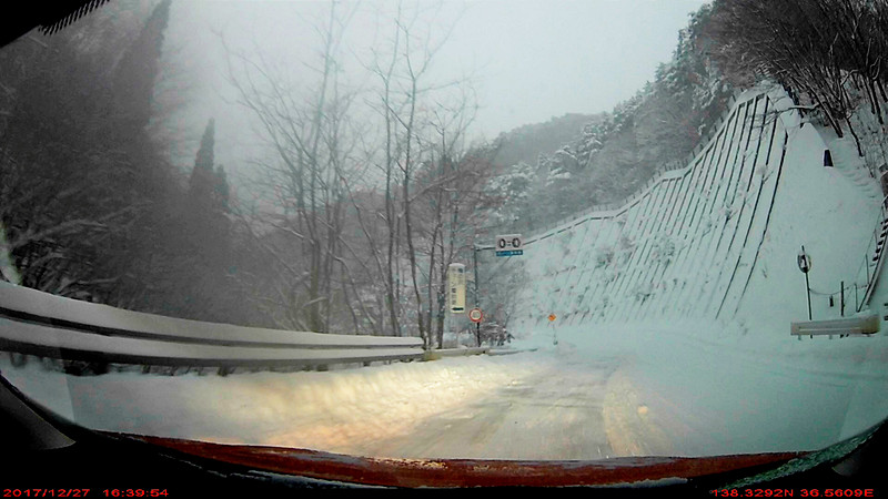 須坂から菅平高原を経由して上田に抜ける山道のドラレコ映像の静止画キャプチャ