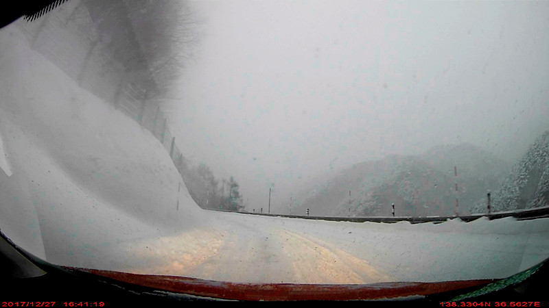 須坂から菅平高原を経由して上田に抜ける山道のドラレコ映像の静止画キャプチャ