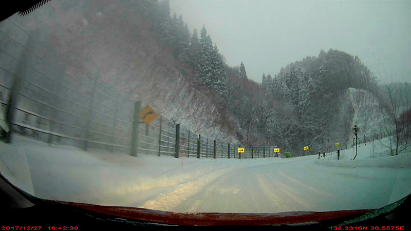 須坂から菅平高原を経由して上田に抜ける山道のドラレコ映像の静止画キャプチャ