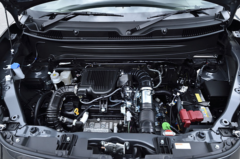 試乗インプレスズキ「クロスビー」（車両型式：DAA-MN71S） &frasl; 乗ると