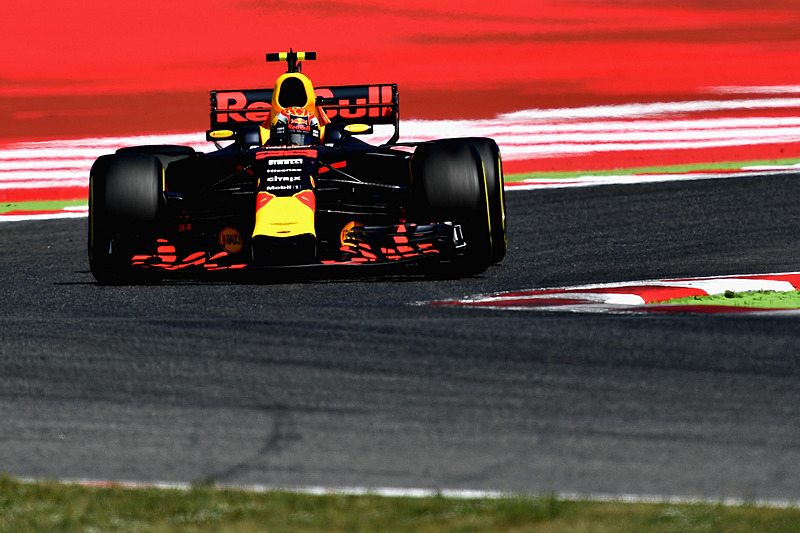 アストンマーティンは2018年シーズンから「アストンマーティン・レッドブル・レーシング」の名称でF1に参戦