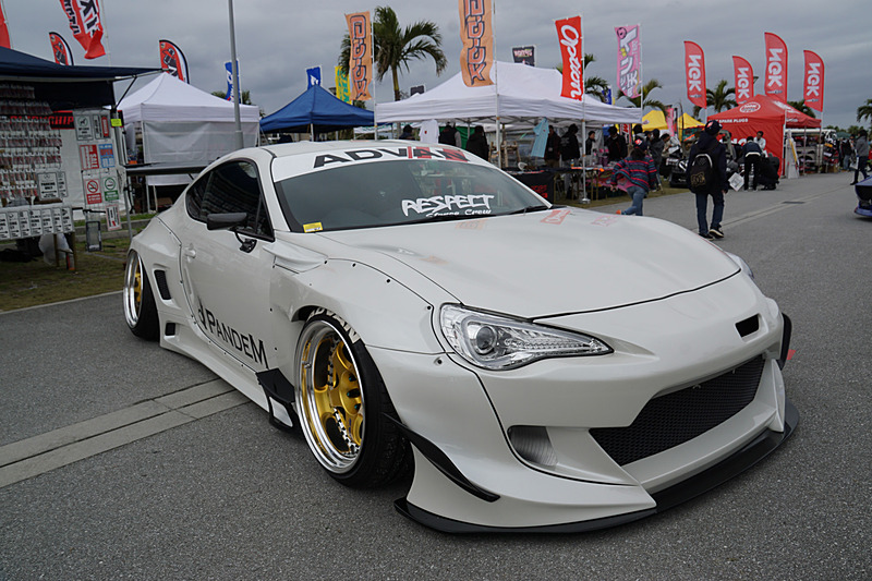 チューニングカーやドリフト車両の展示