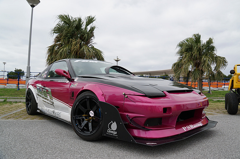 チューニングカーやドリフト車両の展示