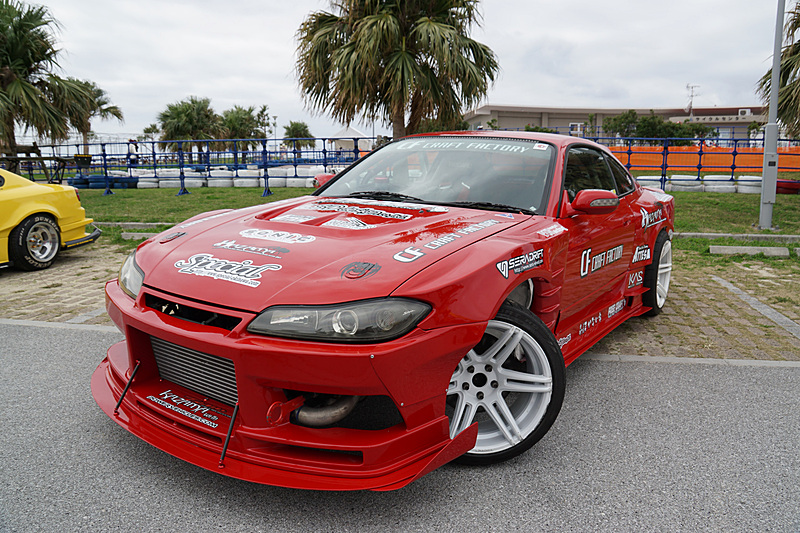 チューニングカーやドリフト車両の展示