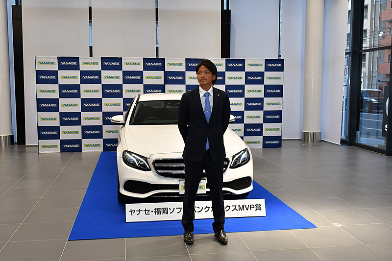 東浜巨選手が登場