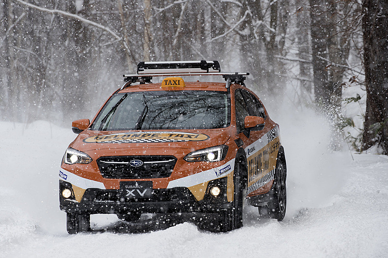 「SUBARU SNOW FES IN NAEBA」では通常の「ゲレンデタクシー」だけでなく、自分で運転してスバル車の走行性能を体感できるイベントも実施