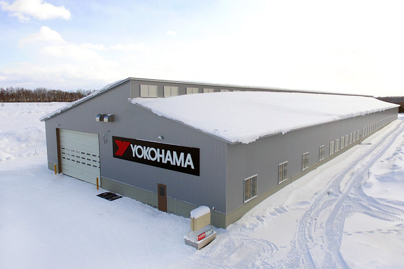 屋内氷盤試験場の外観