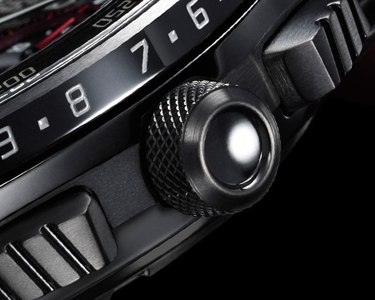 シーンに応じて乗る人の気持ちが求める走りをダイヤル1つで実現するNSXの「インテグレーテッド・ダイナミクス・システム」。そのダイヤルデザインをこの限定モデルでりゅうずのモチーフとして採用。レギュラーモデルにはない形状