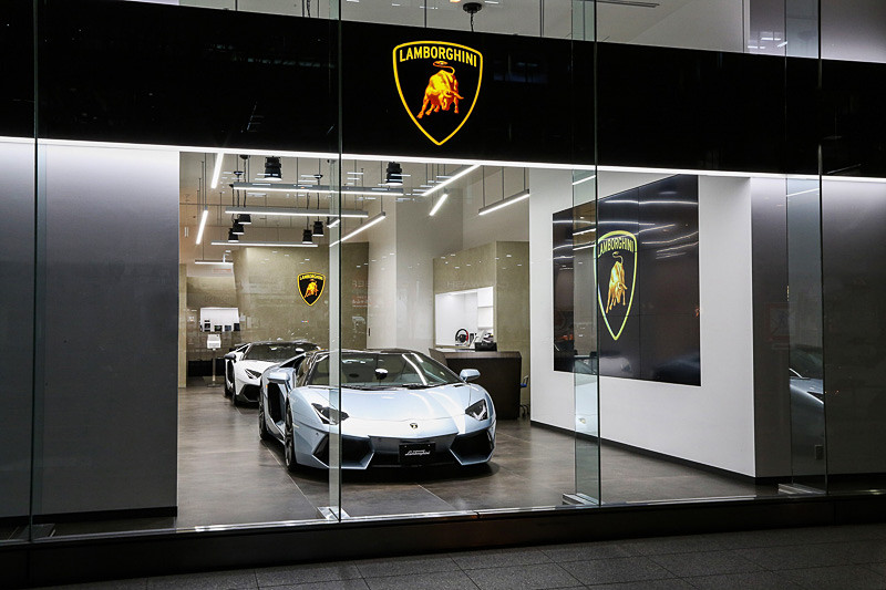 リニューアルしたランボルギーニ青山