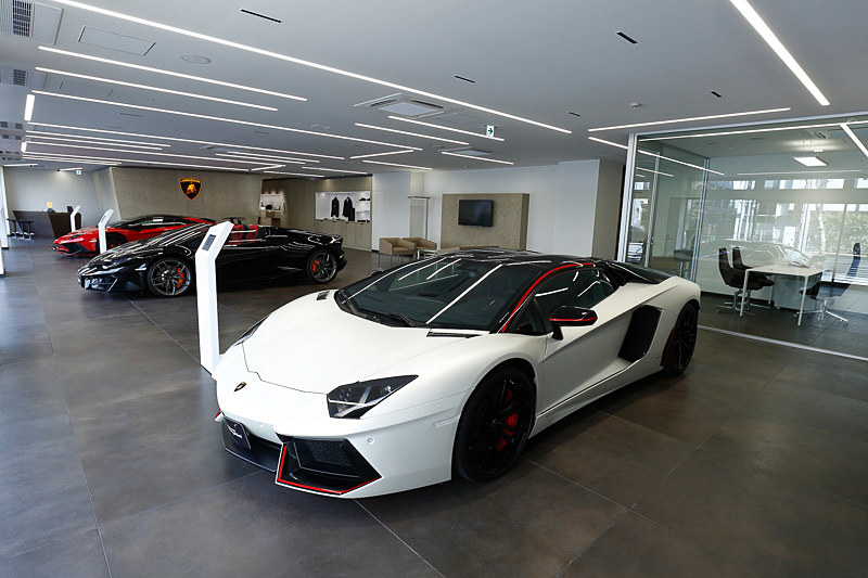 リニューアルしたランボルギーニ麻布