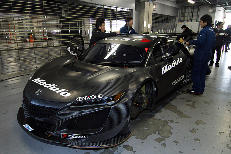整備が進むNSX GT3