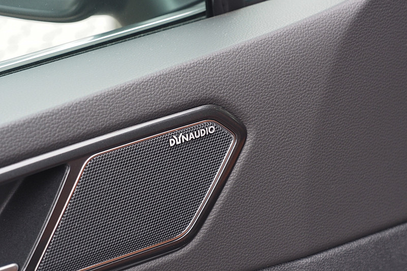 ティグアン「DYNAUDIO Edition」のフロントドアスピーカー