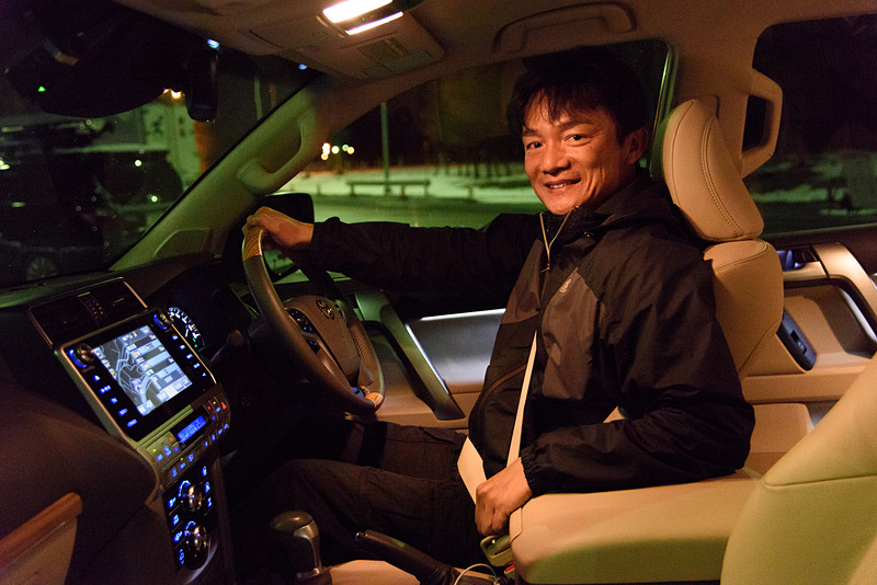 過ごしやすいインテリア、静かな空間。クロカン四駆の性能に余裕の空間を持つ持つプラド