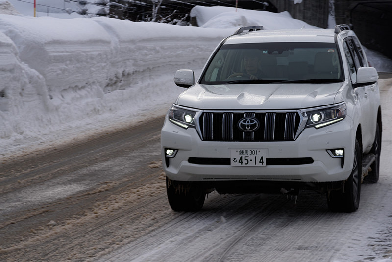 ガーラ湯沢に行く相棒に選んだのはトヨタ自動車の「ランドクルーザープラド TZ-G（2.8リッター クリーンディーゼルエンジン車、7人乗り）」。2017年秋にマイナーチェンジしたばかりのモデル