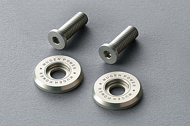 「ナンバープレートボルト」（2484円/2本セット）