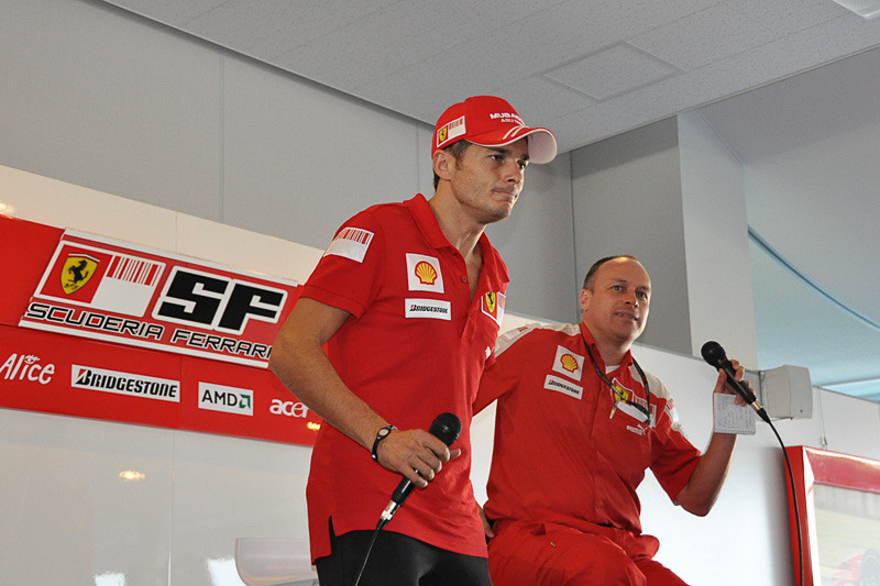 元F1ドライバーのジャンカルロ・フィジケラ氏がスペシャルゲストとして2018モータースポーツファン感謝デーに登場