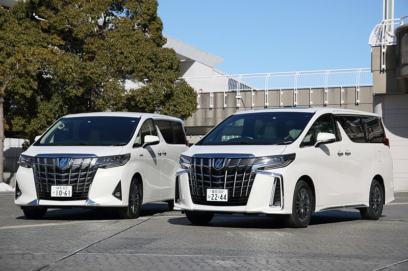 従来から引き続き、標準ボディ（左）とエアロボディ（右）の2種類を外観デザインに設定