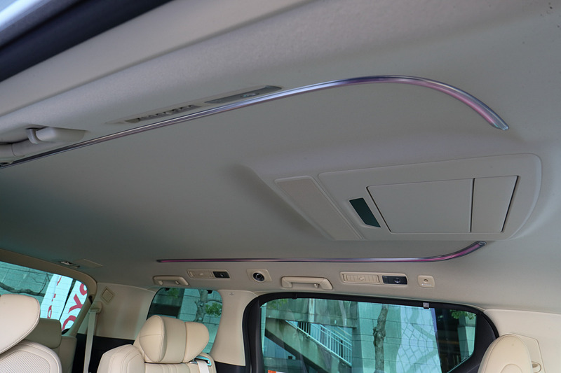 「LEDルーフカラーイルミネーション」は全車標準装備