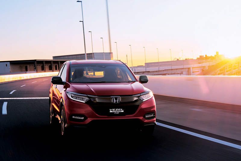 エンジン構造を見直し、ハイブリッドシステムの制御をチューニング。「リアルタイムAWD」のトルク制御モデルも進化させて雪上での走行性能を高めた