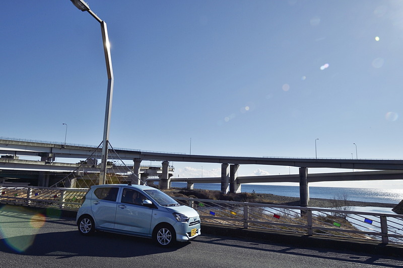 気持ちのよい太陽の光を受けつつ、小田原漁港にある小田原さかなセンターに到着！