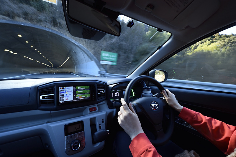 速度規制試行区間でも、新型ミラ イースの実力は想像以上