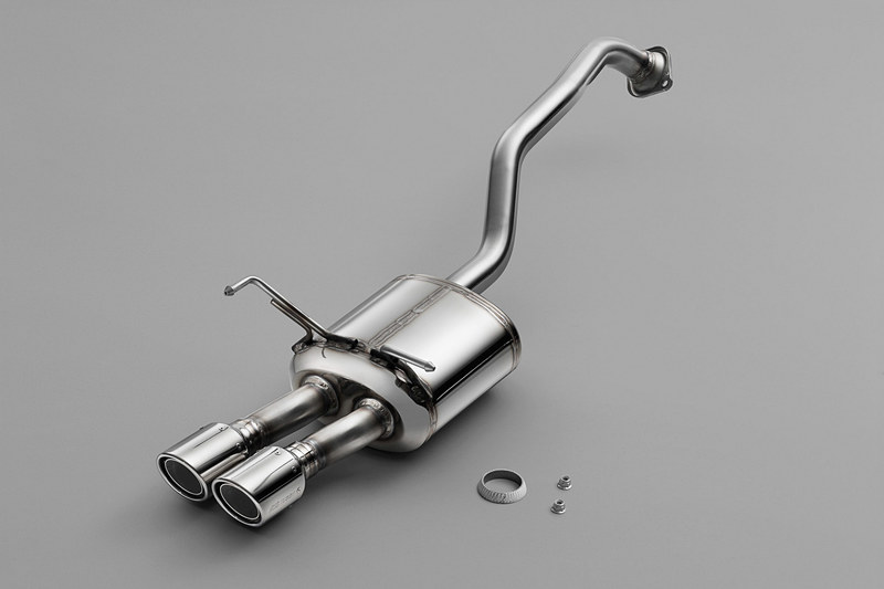 ハイブリッド車向けの「スポーツサイレンサー」。「RS FF用」「FF用」「4WD用」の3種類があり、価格はいずれも10万2600円