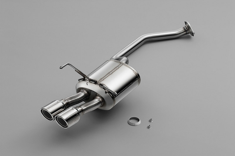 ハイブリッド車向けの「スポーツサイレンサー」。「RS FF用」「FF用」「4WD用」の3種類があり、価格はいずれも10万2600円