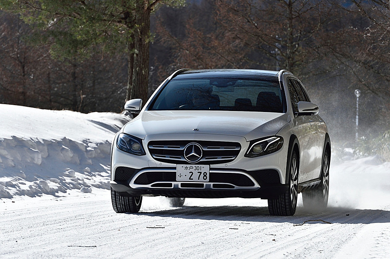 雪上では横浜ゴムの最新スタッドレスタイヤ「iceGUARD 6（アイスガード シックス）」を装着して走行