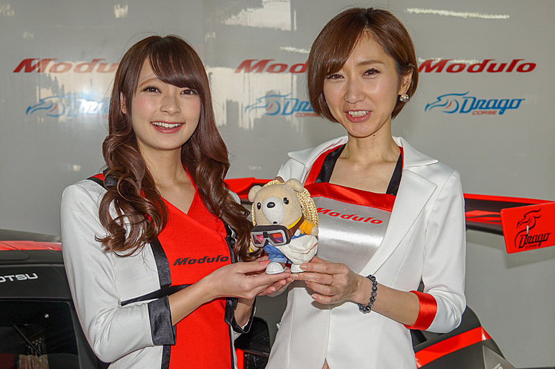 ホンダアクセスのマスコットキャラクター「クルタム」とModuloスマイルのお2人